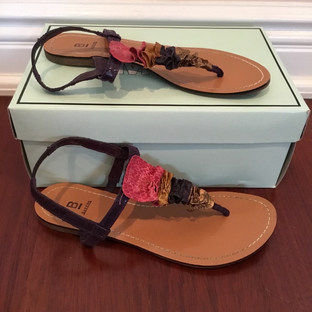 Sandals - Picture 2 of 3
